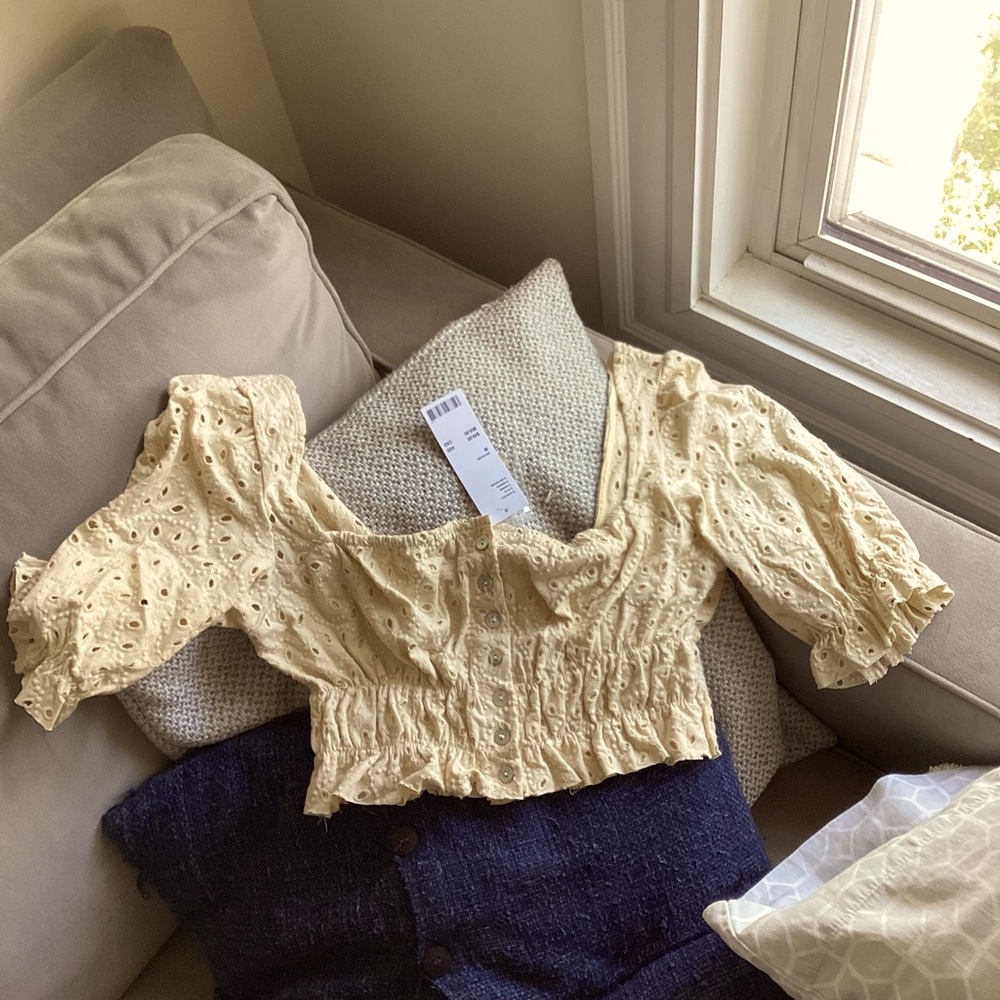 NWT Urban Outfitters puff sleeve princess top!